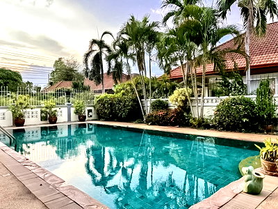 Houses for sale Bang Lamung Chonburi : Stylish House for Sale Siam Country Club 3 Bed Private Pool
