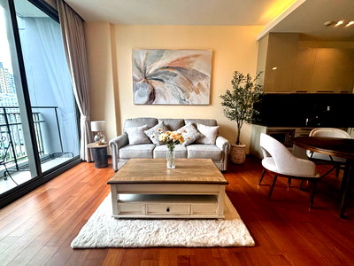 Condos for sale : Fully furnished and newly renovated Quattro by Sansiri Condo ready to move in