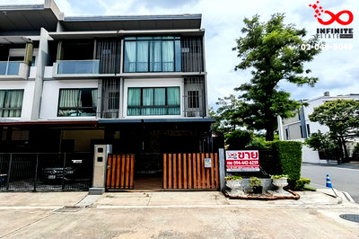 ทาวน์โฮม กรุงเทพมหานคร : ขายทาวน์โฮม 3 ชั้น 31ตร.ว. หลังมุม เดอะแลนด์มาร์ค เอกมัย-รามอินทรา ถนนสุคนธสวัสดิ์ 