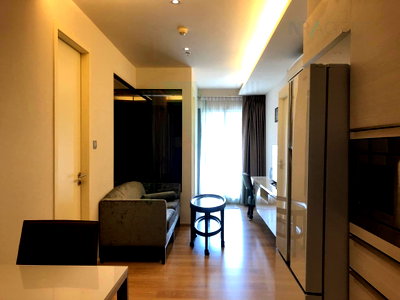 Condos for rent : For Rent Condo H SUKHUMVIT 43 Building 1, Floor 9,1 bed room, Room size 43.00 sqm