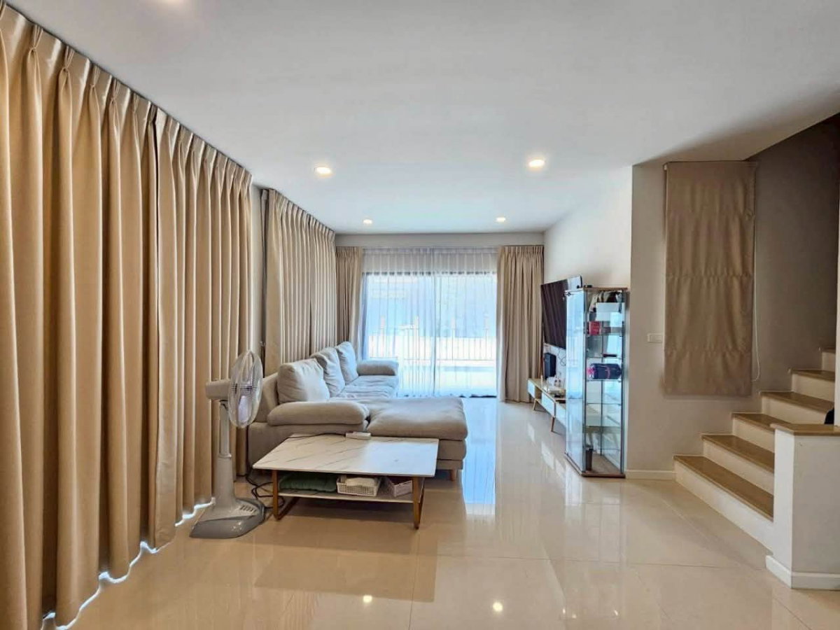 รูป บ้านให้เช่า The Village Bangna Wongwaen 3  พร้อมเข้าอยู่สนใจติดต่อ Line @goodmanpro หรือโทร 0999029 - รูปที่ 5/15