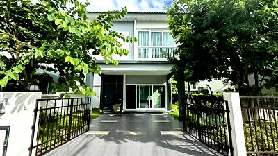 Houses for sale Bang Lamung Chonburi : Stylish House for Sale East Pattaya 3 Bedrooms Fully Furnished