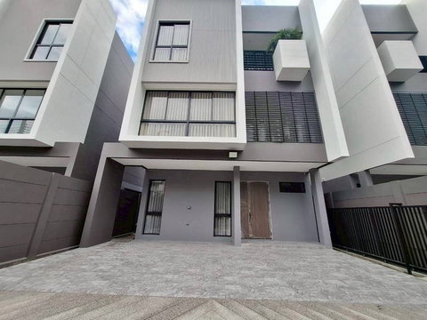 			HU7729 Detached House For Rent    Feel Town Lat Phrao 101 Bangkok          