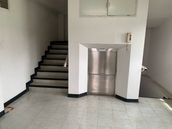 รูป ให้เช่าอาคารสำนักงาน 3.5 ชั้น ทำเล ริมถนนเทพารักษ์ ใกล้แยกศรีนครินทร์ / หน้าอาคาร รถไฟฟ้า สายสีเหลือง / จอดรถกว่า 10 คัน / เหมาะหลากหลายธุรกิจ - รูปที่ 9/18