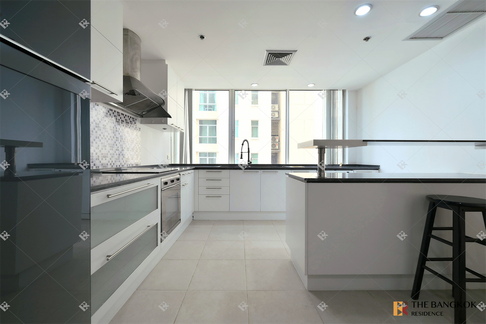 Luxury Unit, Ready for You Without the Wait Langsuan Ville near BTS Ratchadamri