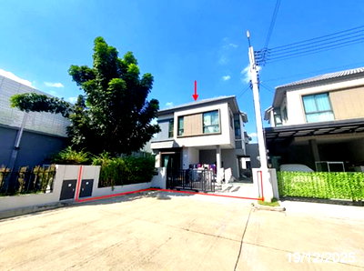 บ้านเดี่ยว ปทุมธานี : บ้านเดี่ยว 44.6 ตร.วา เวนิว โฟลว์ ติวานนท์ - รังสิต เมืองปทุมธานี ปทุมธานี 5.5M