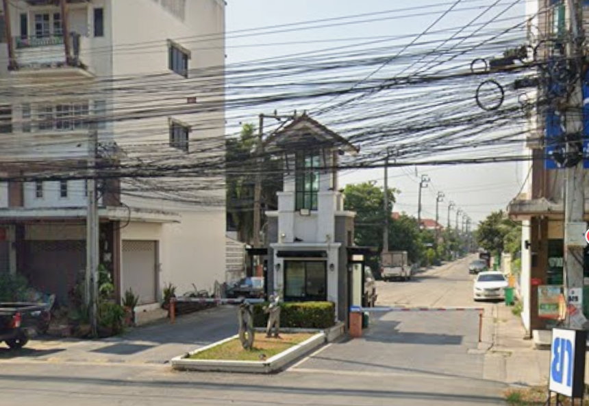 รูป Pieamsuk Kanchanapisek - Baankluay - รูปที่ 1/3