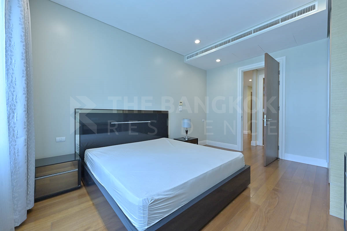 picture Convenient Travel, Great Value per Square Meter Bright 24 - 5/10
