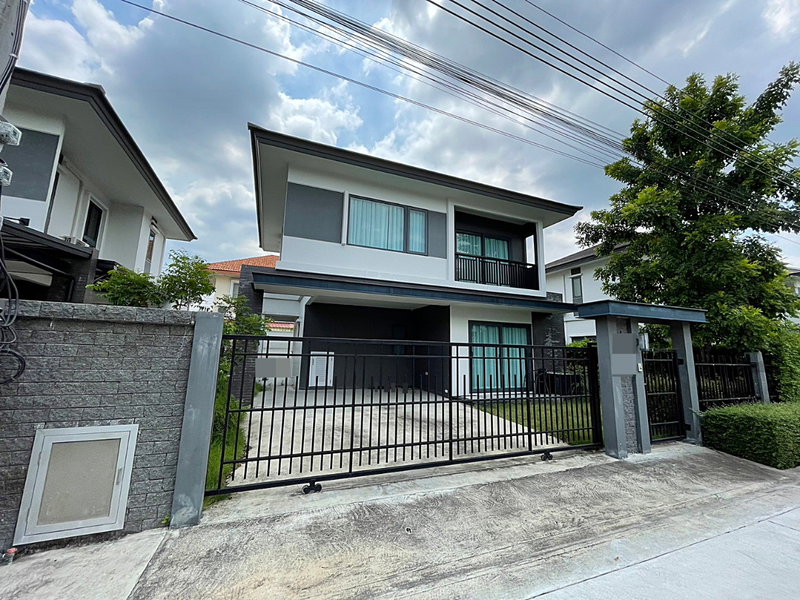 Houses for rent : For Rent Grand Britania Bangna KM.12 
