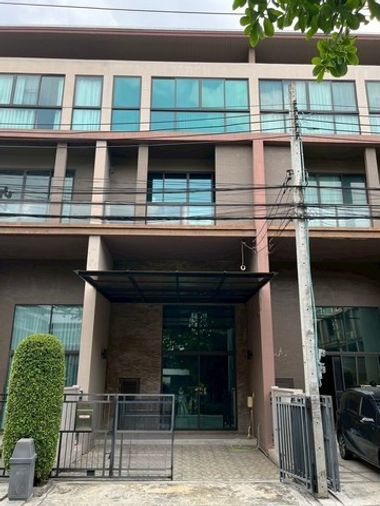 ให้เช่าบ้านเดี่ยว 3 ห้องนอน 193 ตร.ม. 22 ตร.ว. เขตจตุจักร