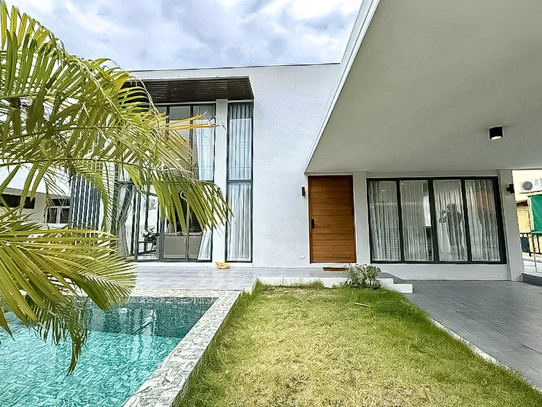 picture Premium Private House for Sale Naklua Pattaya 3Bed Private Pool - 1/13
