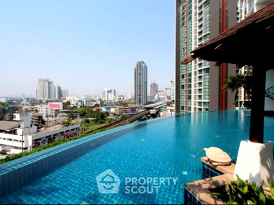 Condos for sale : 1-BR Condo at Sky Walk Residences near BTS Phra Khanong (ID 3243930)