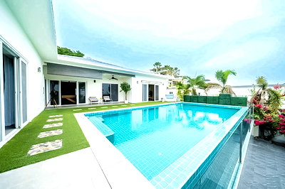 Houses for sale Bang Lamung Chonburi : Luxury House for Sale Khao Talo Pattaya 5 Bedrooms Private Pool