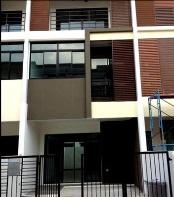 เช่าบ้านเดี่ยว วิทยาลัยเทคนิคราชสิทธาราม : HU7714  ทาวน์โฮมให้เช่า    ซิกเนเจอร์ เพชรเกษม 69 กรุงเทพมหานคร
