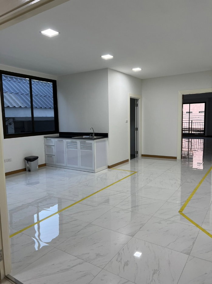 รูป 🏢✨ ให้เช่า Home Office / อาคารสำนักงาน 5 ชั้น | ทำเลห้วยขวาง เดินทางสะดวก เพียง 600 เมตร ถึง MRT - รูปที่ 9/16