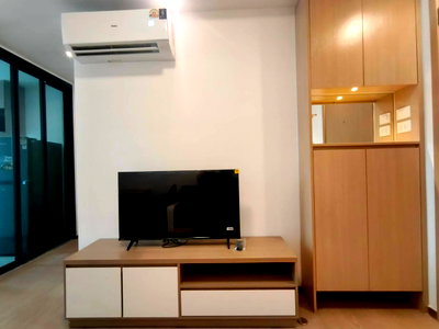 Condos for rent : Regal Onnut-Srinakarin (1 bedroom), 8th floor, Building B in Soi Suphapong 3,  8  accessible from both Srinakarin Soi 40 and 42.