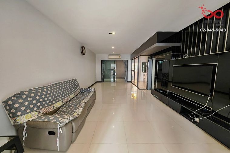 ขายทาวน์โฮม 5 ห้องนอน 172 ตร.ม. 22.3 ตร.ว. เดอะ แลนด์มาร์ค เอกมัย รามอินทรา