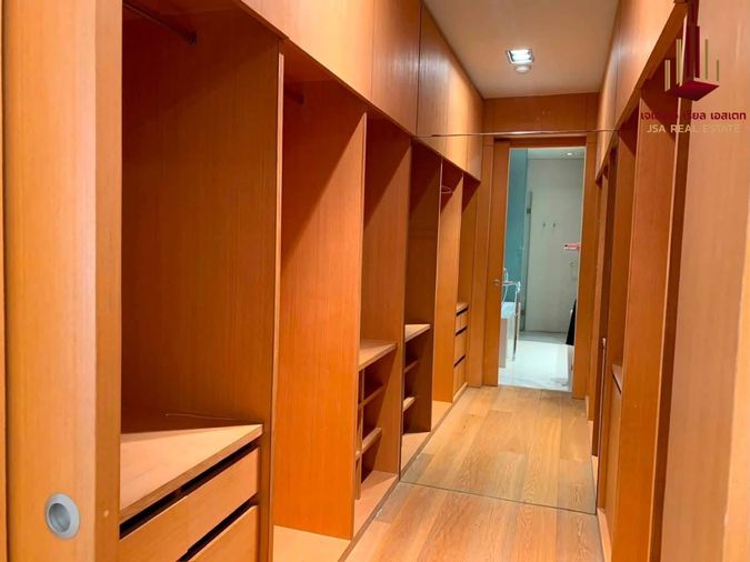3-bed condo for rent, 167 sqm, Domus 18