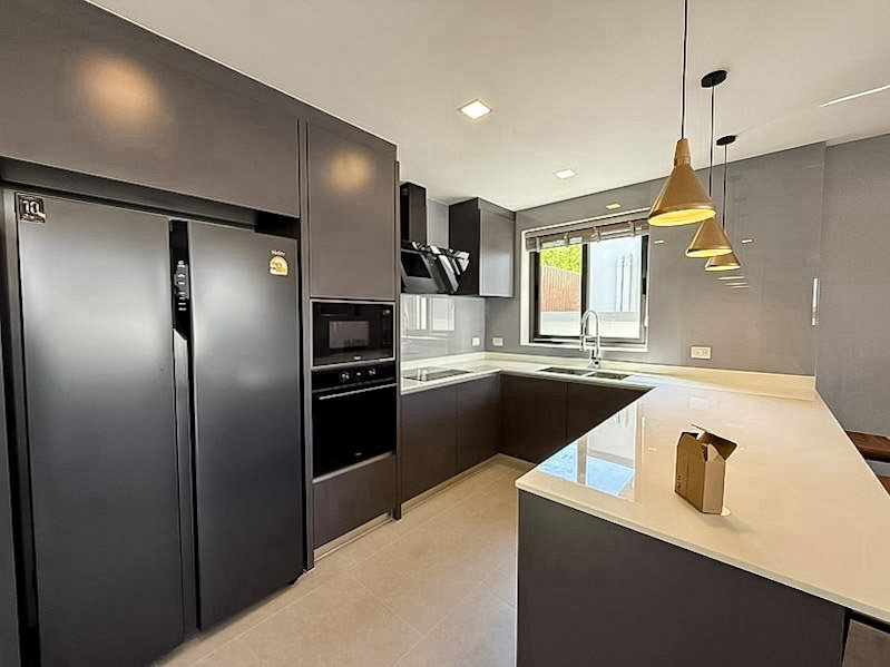 picture High End House for Sale Central Pattaya 3 Bedrooms Private Pool - 7/15