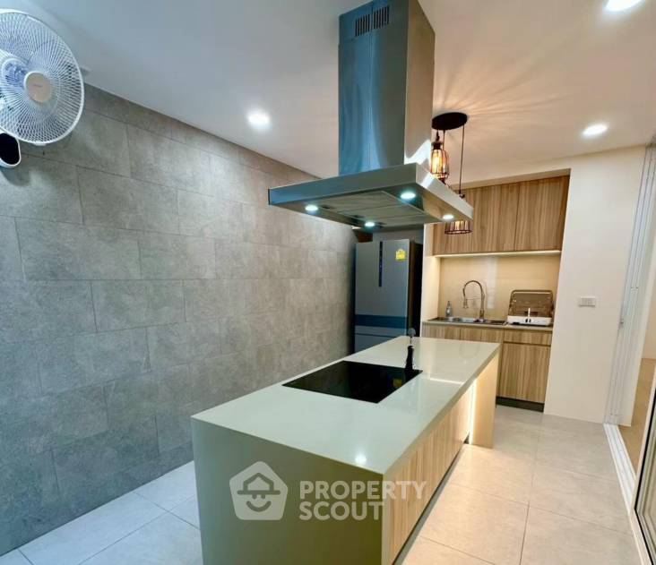 รูป คอนโด 3 ห้องนอน 167 ตร.ม. Nusasiri Grand Condominium ห่าง BTS เอกมัย 60 ม. (ID 3243385) - รูปที่ 12/32