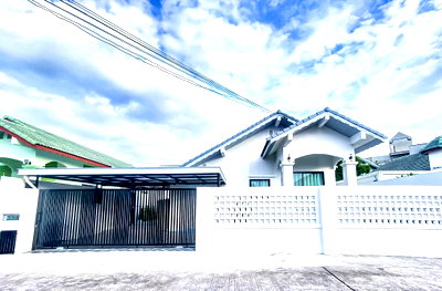 Houses for sale Bang Lamung Chonburi : 3 Bedroom House for Sale Khao Noi East Pattaya