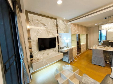 The Lumpini 24 | 🚅 Near Phrom Phong BTS Station and Khlong Toei Pier Fresh Market