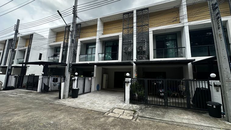 2-bed townhouse for sale, 131 sqm, 19.8 sq wah, Merit Place Donmuang