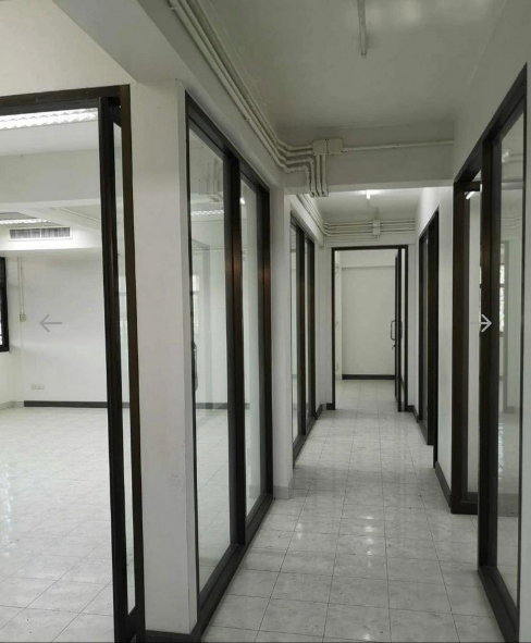 รูป ให้เช่าอาคารสำนักงาน อ่อนนุช 70/1 | 4.5 ชั้น | พื้นที่ใช้สอย 675 ตร.ม. | มีรั้วส่วนตัว | เหมาะทำ Office / Showroom / Clinic / Online Warehouse - รูปที่ 12/14
