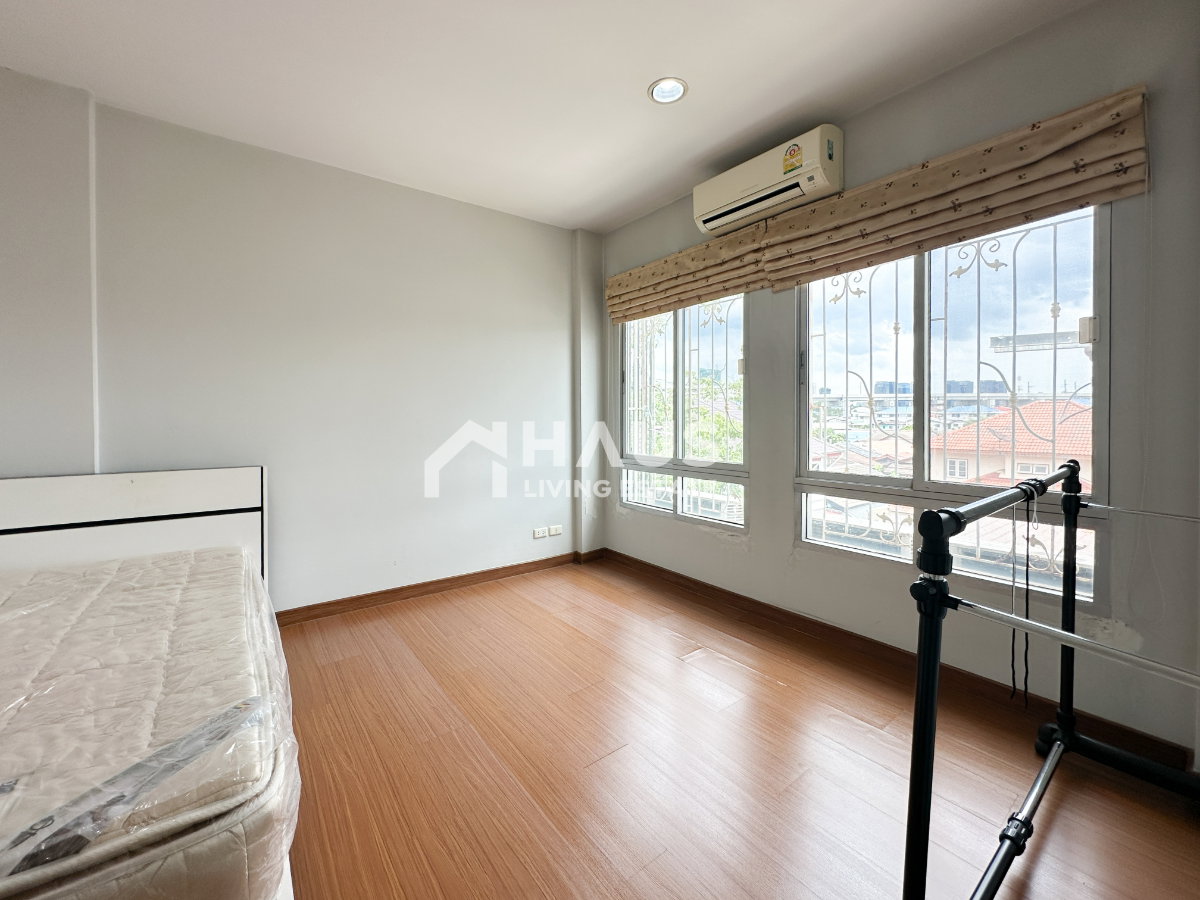 รูป ✨ หน้าบ้านไม่ชนใคร เดินไปส่วนกลางชิวๆ ทาวน์โฮมใกล้ทางด่วน เข้า-ออกเมืองง่ายสุดๆ 🔥 / 3 ห้องนอน #TPCC092 - รูปที่ 16/27