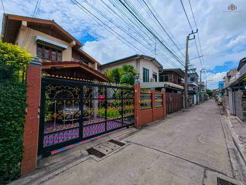 2-story detached house soi sukhumvit81 area 51 Sq.wah, in-building space 160 Sq.m , near BTS Onnut !! | #TPI-3264