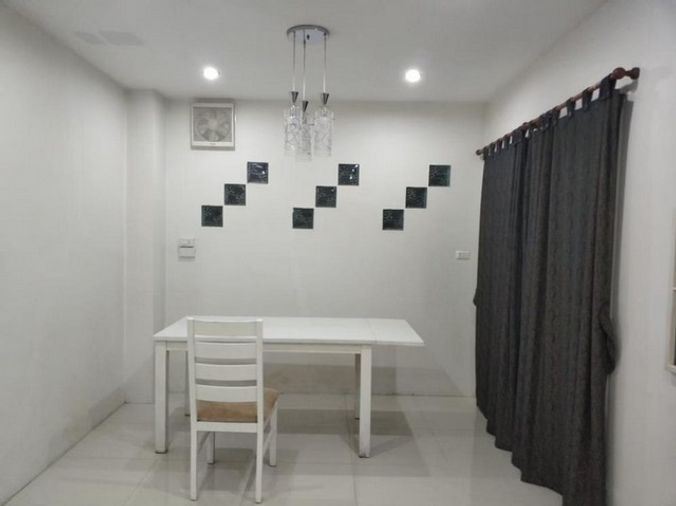 3-bed house for rent, 10 sqm, 28 sq wah, Lat Phrao