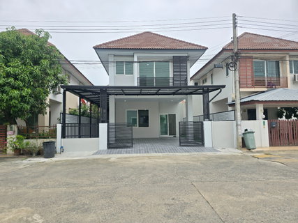 บ้านแฝด ตกแต่งรีโนเวทใหม่ กว้างขวาง ทำเลดี ถนนเมน หมู่บ้าน บุณฑริก นิวสไตล์ ถนนไสวประชาราษฎร์ ลาดสวาย ลำลูกกา ปทุมธานี 