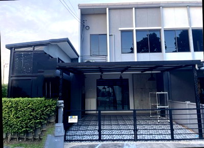 Houses for rent Suwannaphum International Airport : 			HU7722 Town Home For Rent    Pleno Rama 9-Krungthep Kreetha Bangkok          
