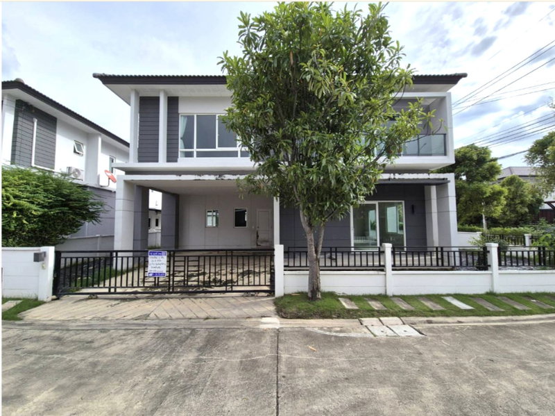 ขายบ้านเดี่ยว : บ้านเดี่ยว 2 ชั้น โครงการ เซนโทร ประชาอุทิศ 90  ถนนประชาอุทิศ-คู่สร้าง แยกเข้าซอยประชาสามัคคี ต.ในคลองบางปลากด  (ราคาถูก! 5,660,000  บาท)