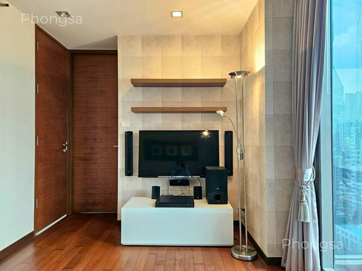 picture 🐶 Pet-Friendly | 22F | 1 Bedroom | 53.53 sqm | 2.80m High Ceiling | THB 10.5M - 17/23