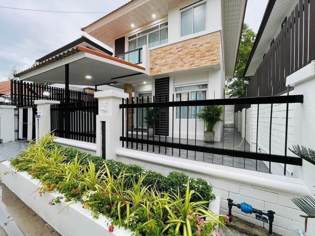 รูป บ้านเดี่ยว2ชั้นพัทยา ทำเลทอง ติดถนนสุขุมวิท ห้วยใหญ่ ใกล้หาดจอมเทียน ใกล้ปูเป็น พัทยา 4ห้องนอน 3ห้องน้ำ - รูปที่ 1/12