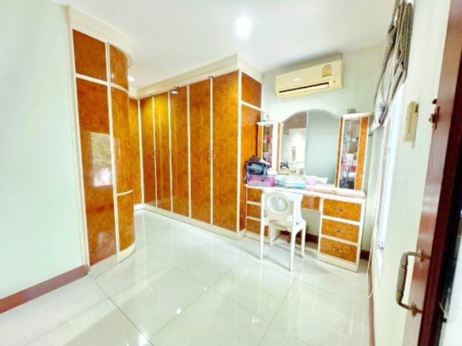 ให้เช่าบ้านเดี่ยว 5 ห้องนอน 820 ตร.ม. 205 ตร.ว. เขตบางบอน