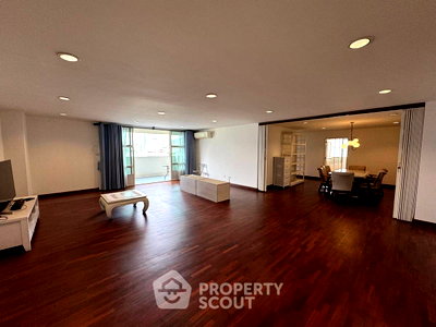 Condos for rent : Spacious 3-BR 200 Sqm At DS Tower 1 Near BTS Phrom Phong (ID 1864777)