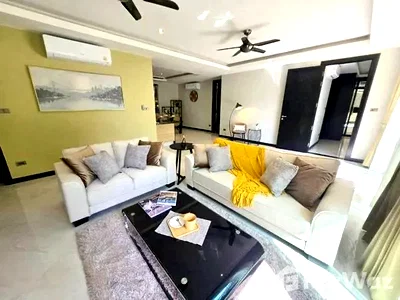 บ้านเดี่ยว ชลบุรี : ขาย วิลล่า 4 ห้องนอน ในโครงการ วิสเปอริ่ง ปาล์ม พัทยา 6727927