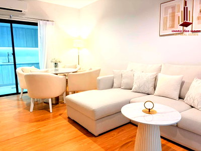 Townhouses for rent Thanon Chaloem Phra Kiat Ratchakan Thi 9 : ✨ For Rent: Siri Place Pattanakarn Condo ✨ 💰 Only 38,000 THB/month