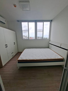 Nice empty room for sale , good transportation - near ARL & MRT Yellow line Huamak.Station and Stamford international university