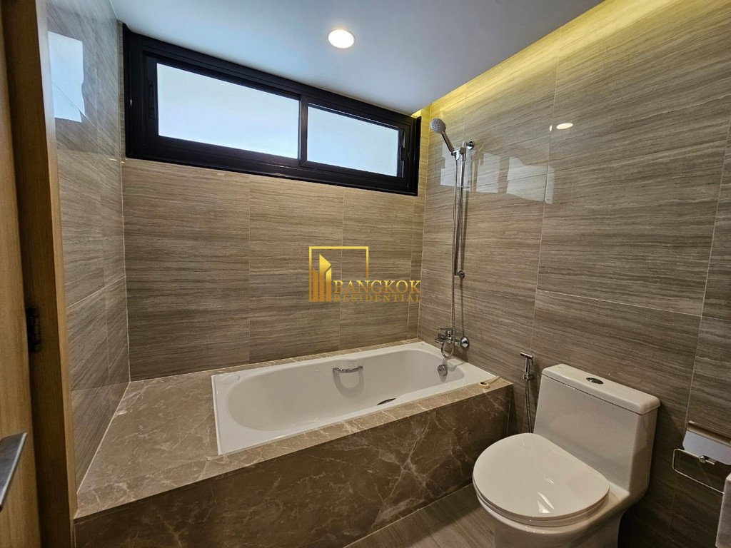 รูป Expansive 4 Bedroom Luxury Apartment in Phrom Phong Area - BR20997AP - รูปที่ 26/41