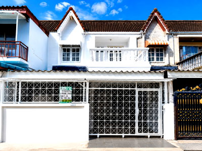 Townhouses for sale : Townhouse for sale, Mooban Yoo Charoen, Bang Khen, Bangkok
