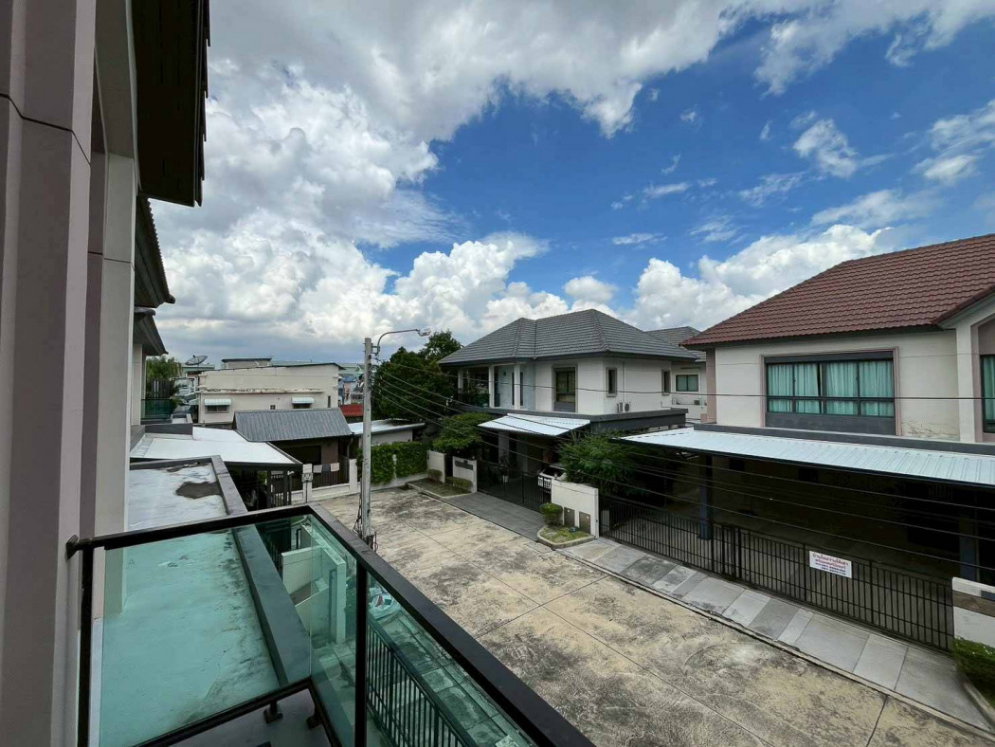 รูป ให้ เช่า บ้านเดี่ยว บ้าน Bangkok boulevard ศรีนครินทร์ บางนา  70 ตรว 5นอน 4น้ำ ใกล้ส่วนกลางหมู่บ้าน - รูปที่ 2/12