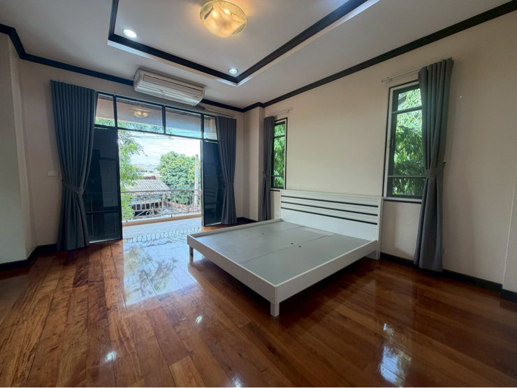 รูป ให้เช่าบ้านใหญ่ ใกล้เอกมัย ทองหล่อ เลี้ยงสัตว์ขนาดเล็กได้ ในซอยปรีดีพนมยงค์ 25 - รูปที่ 9/18