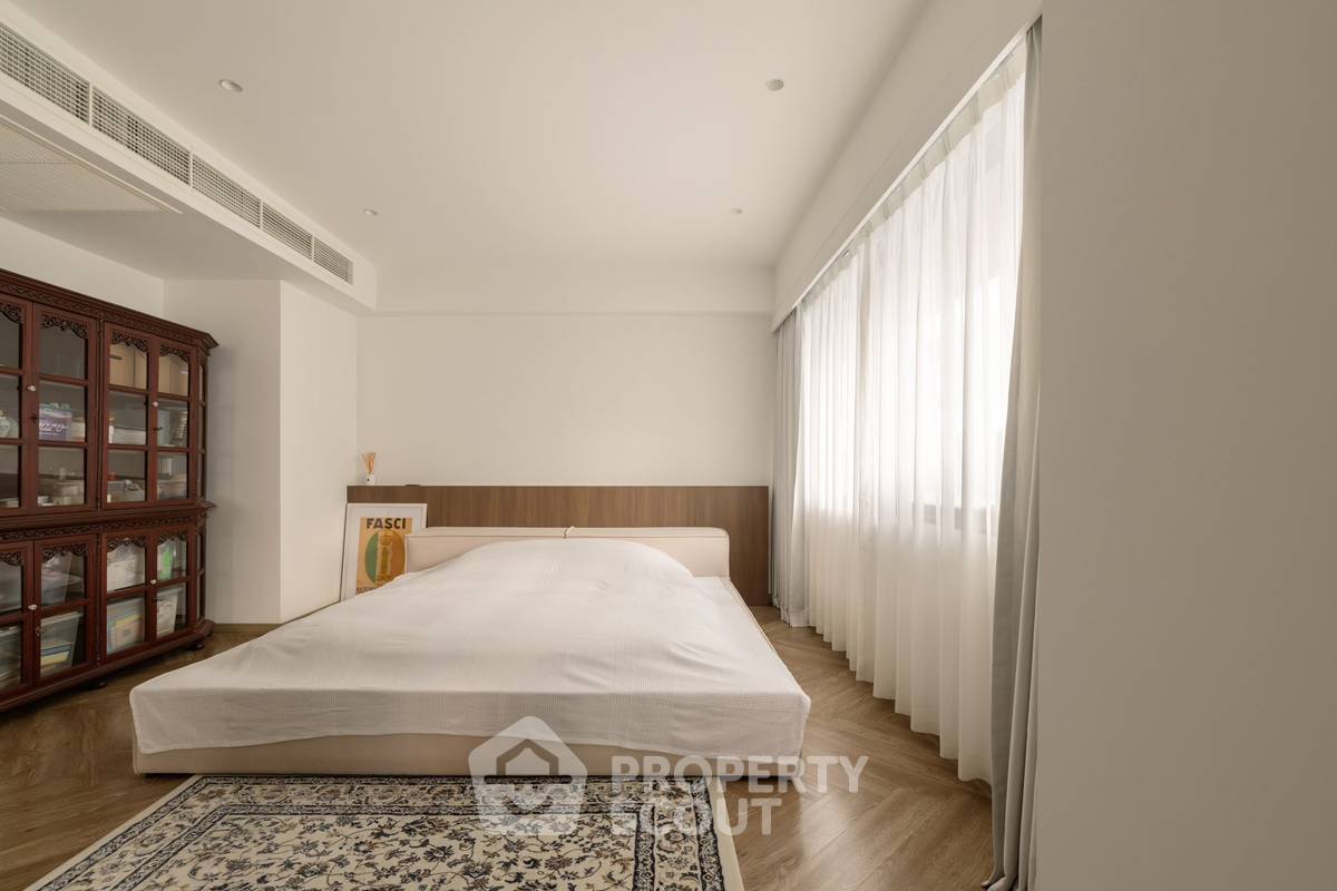 รูป คอนโด 2 ห้องนอน ขนาด 188 ตร.ม. ชั้น 15 Newton Tower Condominium ใกล้ BTS นานา 200 ม. (ID 3247479) - รูปที่ 6/12