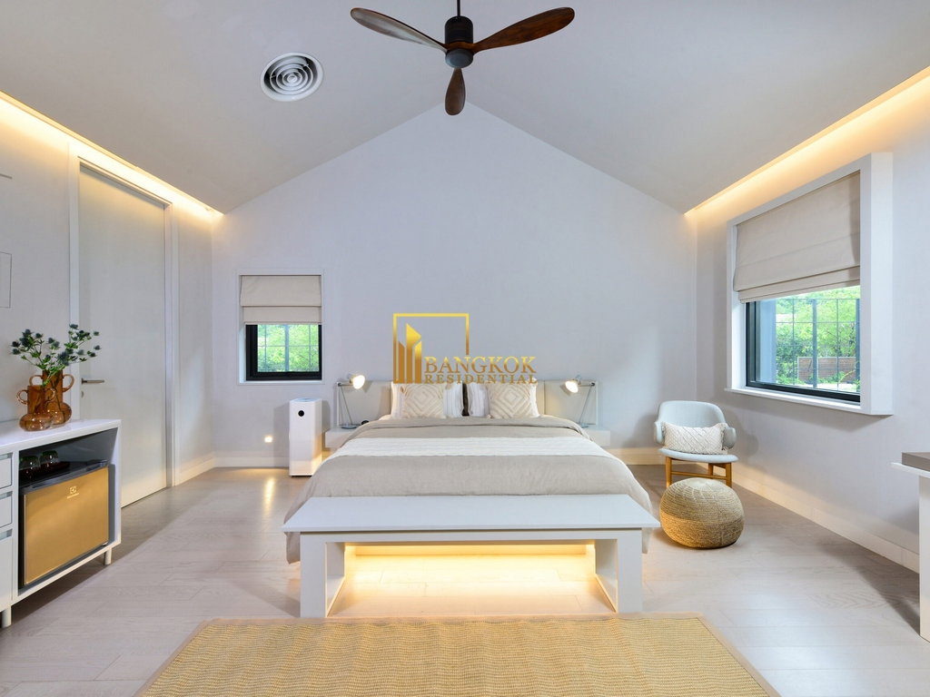 รูป Exceptional 6 Bedroom Luxury Villa For Rent in Sathorn Area - BR28375SH - รูปที่ 5/18