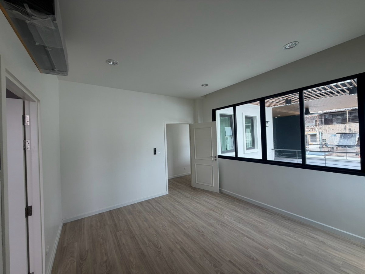 รูป 🏡✨ ให้เช่าบ้านเดี่ยวสร้างใหม่ 3 ชั้น | ใกล้ MRT บางโพ เพียง 450 เมตร พื้นที่กว้าง มีความเป็นส่วนตัว - รูปที่ 6/15