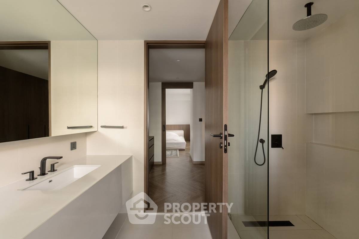 รูป คอนโด 2 ห้องนอน ขนาด 188 ตร.ม. ชั้น 15 Newton Tower Condominium ใกล้ BTS นานา 200 ม. (ID 3247479) - รูปที่ 8/12