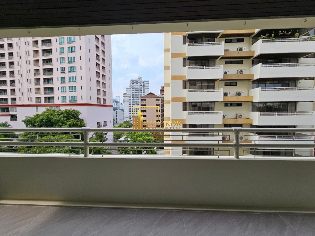 รูป Expansive 4 Bedroom Luxury Apartment in Phrom Phong Area - BR20997AP - รูปที่ 4/41